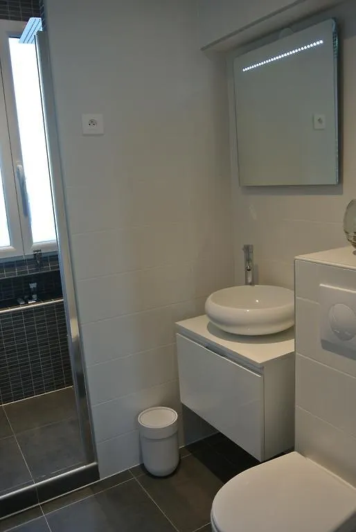 Apartment Studio Rue Des Tournelles Paris
